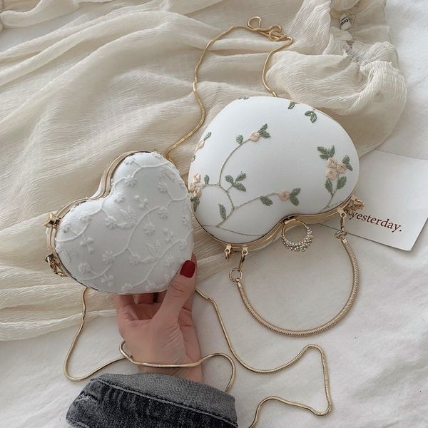 new cute love crossbody lace embroidery heart shape shoulder bag lover chain female bag versatile funny bolsa feminina
new cute love crossbody lace embroidery heart shape shoulder bag lover chain female bag versatile funny bolsa feminina