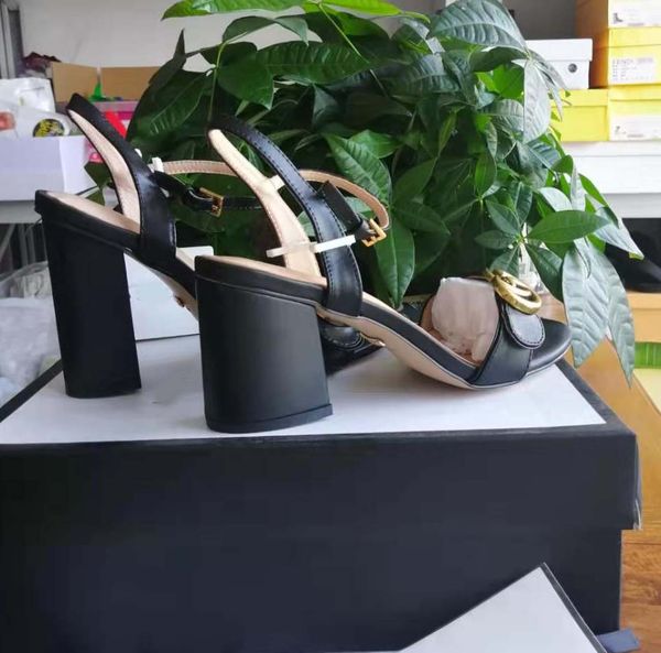 настоящие классические сандалии lady summer designer sandals металлическая пряжка большого размера кожаные женские туфли на высоком каблуке, Black
настоящие классические сандалии lady summer designer sandals металлическая пряжка большого размера кожаные женские туфли на высоком каблуке, Black