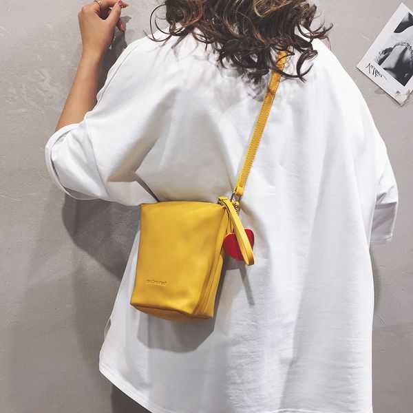 summer small fresh female bag 2020 new shoulder bag messenger bucket female cute foreign style ins super fire
summer small fresh female bag 2020 new shoulder bag messenger bucket female cute foreign style ins super fire