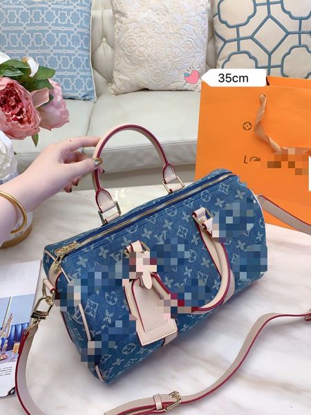 35cm luxury designer travel luggage bag 2020 leather designer crossbody bag wholesale designer bagsf5, Silver
35cm luxury designer travel luggage bag 2020 leather designer crossbody bag wholesale designer bagsf5, Silver