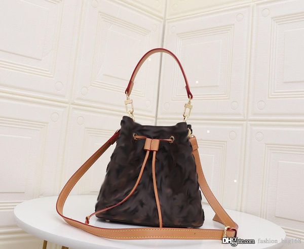 new fashion luxury designer woman handbag cross bags shoulder genuine leather tote purse bags cowhide embroidery splice 19cm
new fashion luxury designer woman handbag cross bags shoulder genuine leather tote purse bags cowhide embroidery splice 19cm