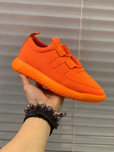 2020 men and women sneakers white black leather mesh sneakers lace up retro shoes 35-40dhl fast shipping
2020 men and women sneakers white black leather mesh sneakers lace up retro shoes 35-40dhl fast shipping