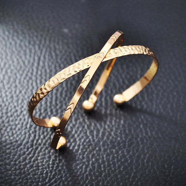 cold wind golden open metal steel bracelet anti-allergy golden simple bracelet, Golden;silver
cold wind golden open metal steel bracelet anti-allergy golden simple bracelet, Golden;silver
