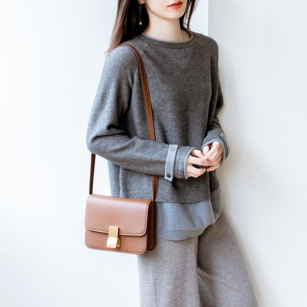 beliarst 2019 autumn and winter new sweater women's round neck pullover loose casual stitching bottoming shirt large size, White;black
beliarst 2019 autumn and winter new sweater women's round neck pullover loose casual stitching bottoming shirt large size, White;black