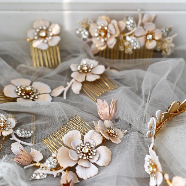 vintage floral leaf hair comb clip crystal rhinestones headband tiara brides headpiece bridal jewelry wedding accessories m239, Golden;white
vintage floral leaf hair comb clip crystal rhinestones headband tiara brides headpiece bridal jewelry wedding accessories m239, Golden;white