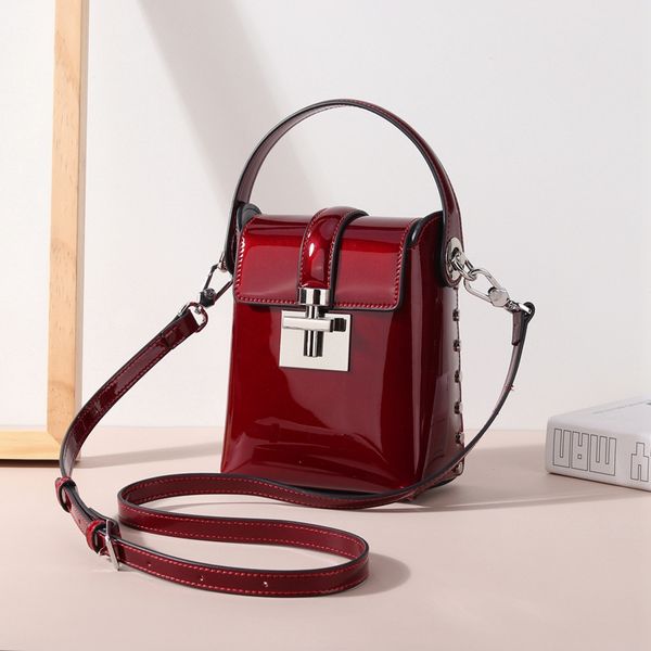 woonam women new fashion handbag hide genuine calf patent leather flap box crossbody shoulder bag wb1178
woonam women new fashion handbag hide genuine calf patent leather flap box crossbody shoulder bag wb1178