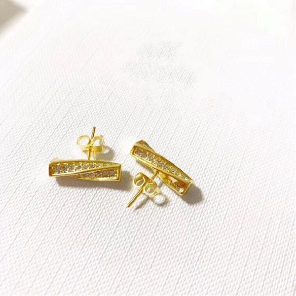 european and american fans high cold style earrings female, cost-effective, retro personality fashion, lasting color, classic, White
european and american fans high cold style earrings female, cost-effective, retro personality fashion, lasting color, classic, White