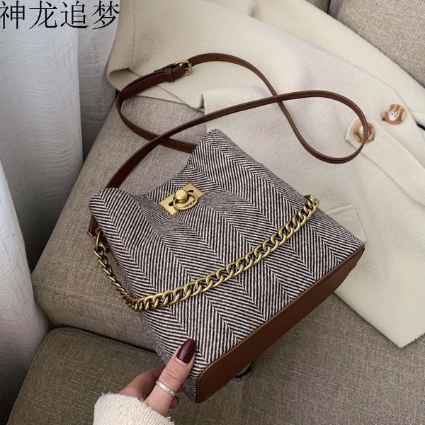female tote large leather crossbody bags for women 2020 luxury handbags designer sac a main ladies hand shoulder messenger bag
female tote large leather crossbody bags for women 2020 luxury handbags designer sac a main ladies hand shoulder messenger bag