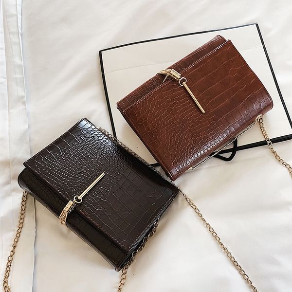 2019 лоскут мобильный crossbody сумки леди сцепления пакет покупок небольшой сумки цепи плеча сумки мода кисточкой женщины сумка
2019 лоскут мобильный crossbody сумки леди сцепления пакет покупок небольшой сумки цепи плеча сумки мода кисточкой женщины сумка