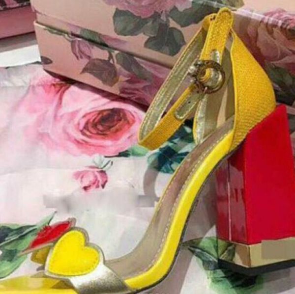 017 new women's slippers, pure color flower pattern rivets, 5 decorative soft, comfortable soles, home ladies style
017 new women's slippers, pure color flower pattern rivets, 5 decorative soft, comfortable soles, home ladies style