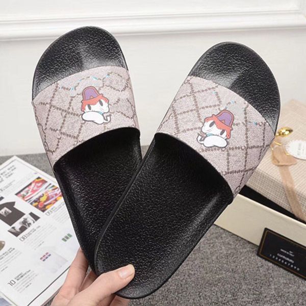 man/woman sandals with slides slippers with fine box shoes slide summer fashion wide flat sandals slipper 33, Black
man/woman sandals with slides slippers with fine box shoes slide summer fashion wide flat sandals slipper 33, Black