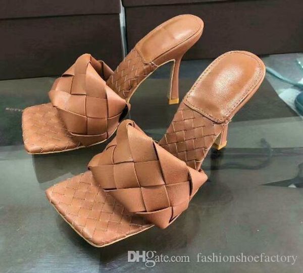 2020 the latest leather slippers matte leather checked women shoes square - mouthed, open-toed women flat heel slippers 9.5cm size 36-42, Black
2020 the latest leather slippers matte leather checked women shoes square - mouthed, open-toed women flat heel slippers 9.5cm size 36-42, Black