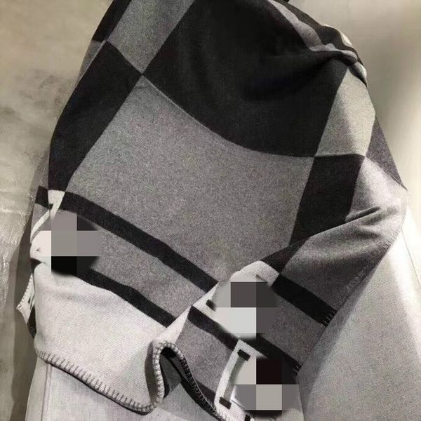 2020 new design quailty wool have tage h blanket black and white living room sofa ins sofa home luxury h blanket 135&170cm 
2020 new design quailty wool have tage h blanket black and white living room sofa ins sofa home luxury h blanket 135&170cm
