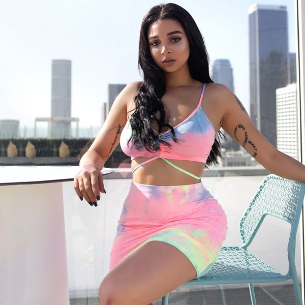 explosion bag hip skirt digital print strap tether one-piece swimsuit, White;black
explosion bag hip skirt digital print strap tether one-piece swimsuit, White;black