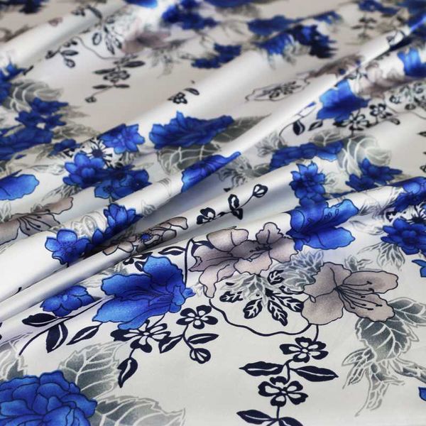 soft floral chinese vintage blue-and- white flowers satin dress fabric tecido, Black;white
soft floral chinese vintage blue-and- white flowers satin dress fabric tecido, Black;white