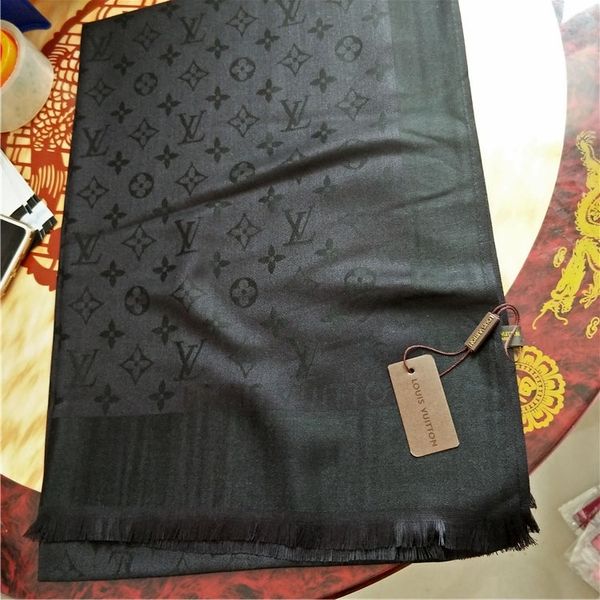 new products luxury goods, four seasons for fashionable men and women brand scarves, Blue;gray
new products luxury goods, four seasons for fashionable men and women brand scarves, Blue;gray