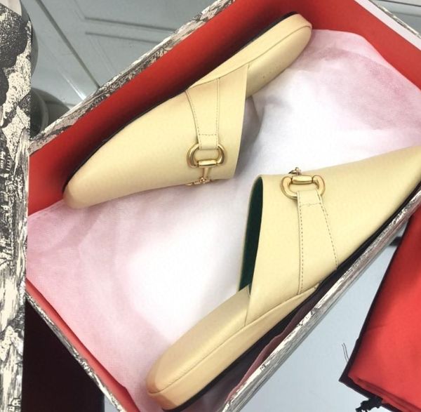 facotry whosale men and women design slippers,business shoes,sandles,wedding shoese,8colors,fast delivery, Black
facotry whosale men and women design slippers,business shoes,sandles,wedding shoese,8colors,fast delivery, Black