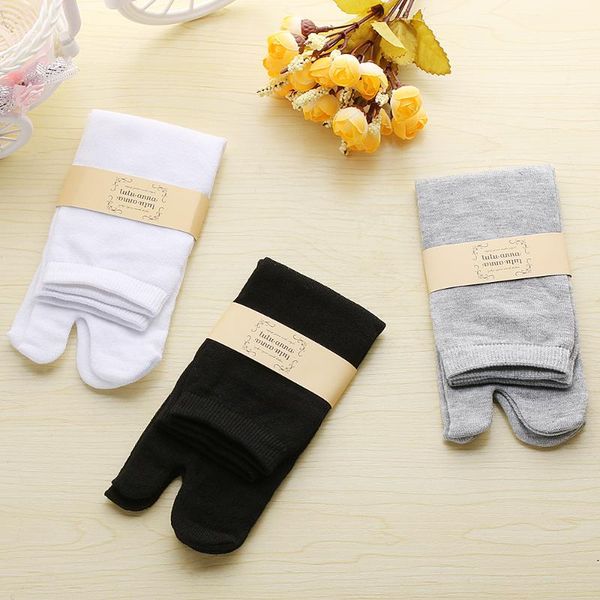 1 pair particular women men fashion japanese kimono flip flop sandal split two toe tabi ninja geta solid soft cotton sock, Black;white
1 pair particular women men fashion japanese kimono flip flop sandal split two toe tabi ninja geta solid soft cotton sock, Black;white