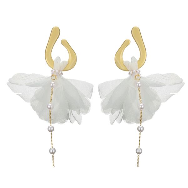 xinwei wholesale white petal earrings long fringed temperament earrings female personality wild artificial pearl female, Silver
xinwei wholesale white petal earrings long fringed temperament earrings female personality wild artificial pearl female, Silver
