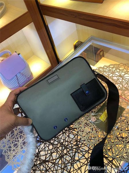 gray, 2019 men's simple and comfortable backpack, suitable for daily schoolbags, classic fashion mailbags. one shoulder bag. handbag
gray, 2019 men's simple and comfortable backpack, suitable for daily schoolbags, classic fashion mailbags. one shoulder bag. handbag