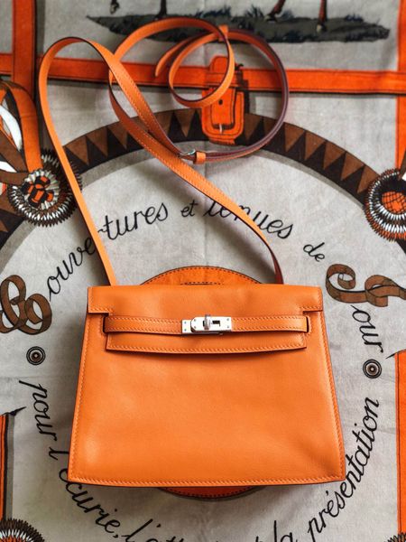 whosale original togo design orange 22cm kelly danse bag, many colors with silver and gold hardware for chosen,fast delivery
whosale original togo design orange 22cm kelly danse bag, many colors with silver and gold hardware for chosen,fast delivery