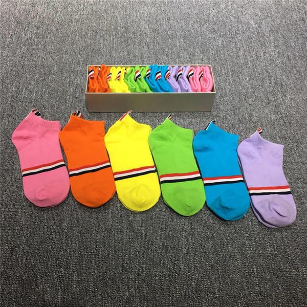 6 пар / giftbox смесь хлопка конфеты цвет т.б. thom рбг полосой, grosgrain петли tab выше ножной browne женского спорта спортивные носки, Black;white
6 пар / giftbox смесь хлопка конфеты цвет т.б. thom рбг полосой, grosgrain петли tab выше ножной browne женского спорта спортивные носки, Black;white