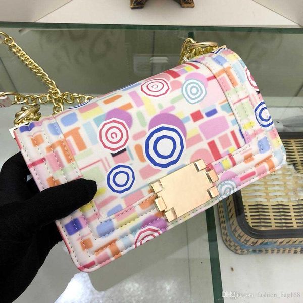 модные дизайнерские женские сумки классическая цепочка cross body candy print сумка маленькая сумка на плечо высокое качество натуральная ко
модные дизайнерские женские сумки классическая цепочка cross body candy print сумка маленькая сумка на плечо высокое качество натуральная ко