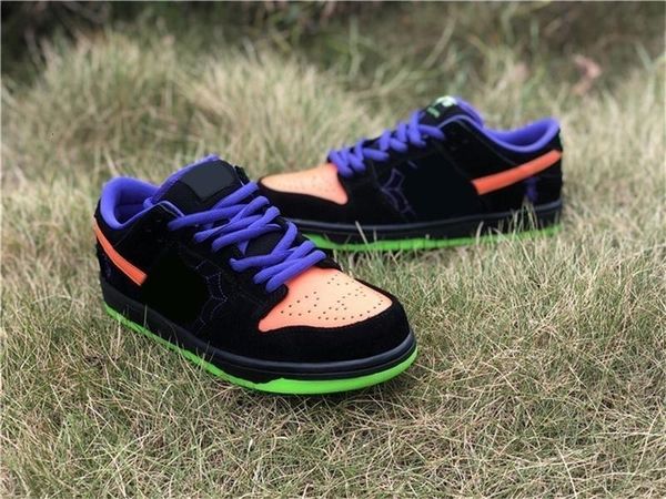 a6817 006 authentic sb dunk low night of mischief running shoes men women glow in the dark black/total orange-court purple-volt bq- sneakers
a6817 006 authentic sb dunk low night of mischief running shoes men women glow in the dark black/total orange-court purple-volt bq- sneakers