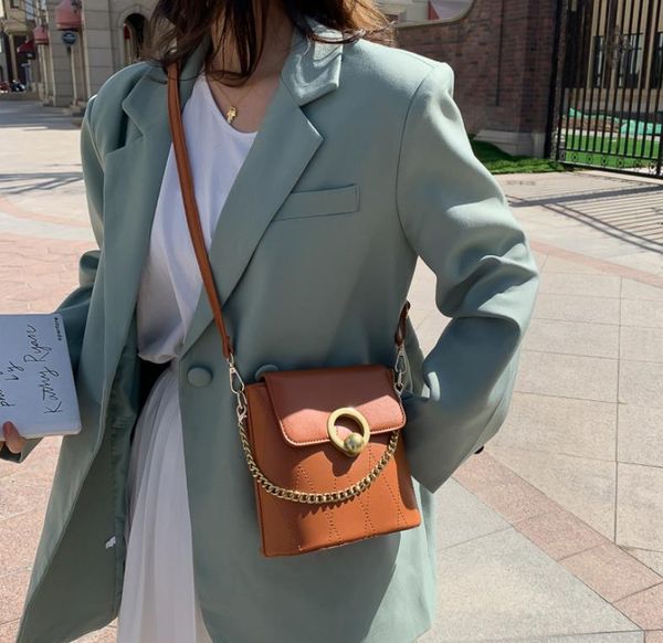 women's small bag cross body bags 2020 new all-around retro messenger bags fashionable chain bucket bag
women's small bag cross body bags 2020 new all-around retro messenger bags fashionable chain bucket bag