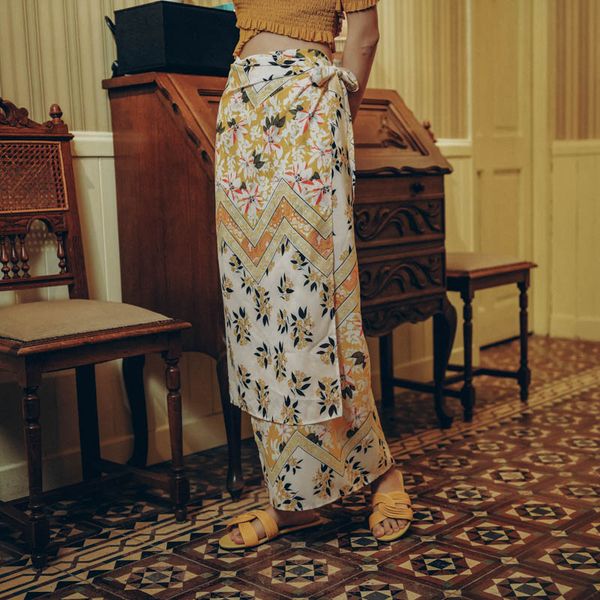 new arrival summer bohemian flower print one-piece sashes long wrap skirts side split a-line chiffon beach ankle long skirts, Black
new arrival summer bohemian flower print one-piece sashes long wrap skirts side split a-line chiffon beach ankle long skirts, Black