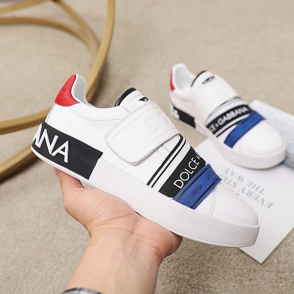 2020 limited luxury men and women leather casual shoes couple shoes fashion wild sports shoes size: 35-45 1003
2020 limited luxury men and women leather casual shoes couple shoes fashion wild sports shoes size: 35-45 1003