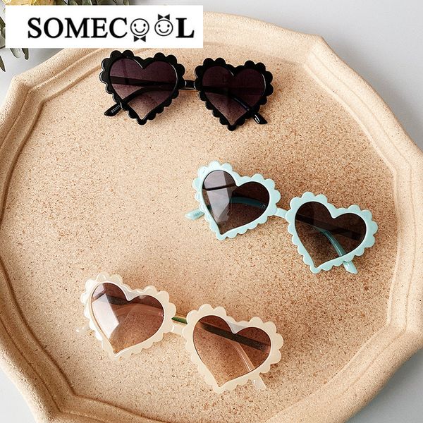 2020 lovely heart girls sunglasses 3-8 yrs kids uv400 glasses cute baby child summer eyewear vintage beach n830, White;black
2020 lovely heart girls sunglasses 3-8 yrs kids uv400 glasses cute baby child summer eyewear vintage beach n830, White;black