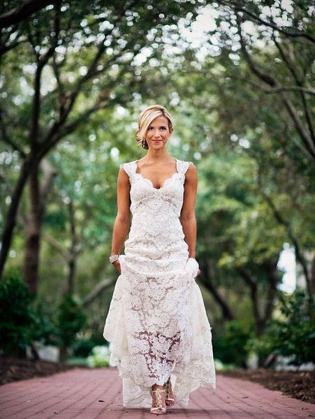 white full lace wedding dresses country style pluging v-neck cap sleeves keyhole back a line vintage custom made bridal gowns
white full lace wedding dresses country style pluging v-neck cap sleeves keyhole back a line vintage custom made bridal gowns