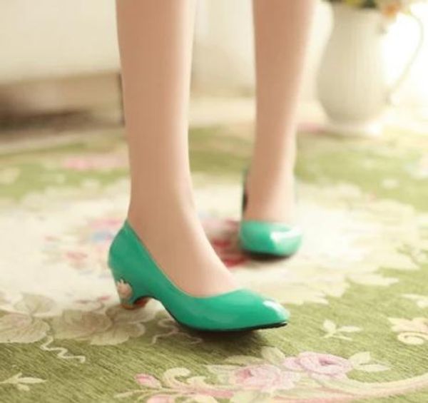 2019 women's shoes in spring and autumn with new style low heel shallow mouth pointed end, Black
2019 women's shoes in spring and autumn with new style low heel shallow mouth pointed end, Black