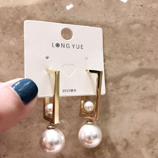 серебряные серьги иглы s925 простые и универсальные изысканные европейские и американские геометрические металлические женские жемчужные сер, Silver
серебряные серьги иглы s925 простые и универсальные изысканные европейские и американские геометрические металлические женские жемчужные сер, Silver