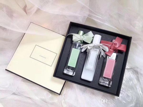 Новые женские духи набор три в одном парфюмерный костюм 30ml3 бутылки прочного аром
Новые женские духи набор три в одном парфюмерный костюм 30ml3 бутылки прочного аром