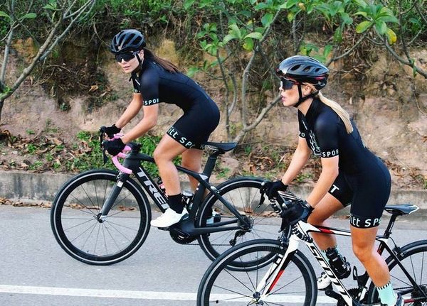2020 9d cohesion triathlon ladies jumpsuit suit breathable race one-piece jersey uci riding jacket por, Black;blue
2020 9d cohesion triathlon ladies jumpsuit suit breathable race one-piece jersey uci riding jacket por, Black;blue