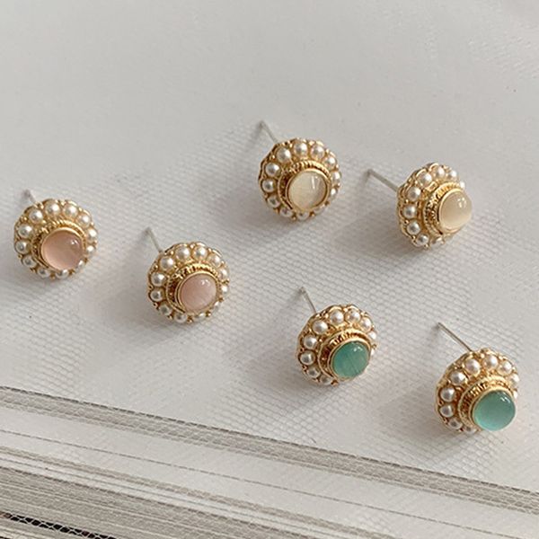 classic baroque simulated pearl 925 silver stud earring for women fashion simple crystal chic ear earring aretes de mujer bijoux, Golden;silver
classic baroque simulated pearl 925 silver stud earring for women fashion simple crystal chic ear earring aretes de mujer bijoux, Golden;silver