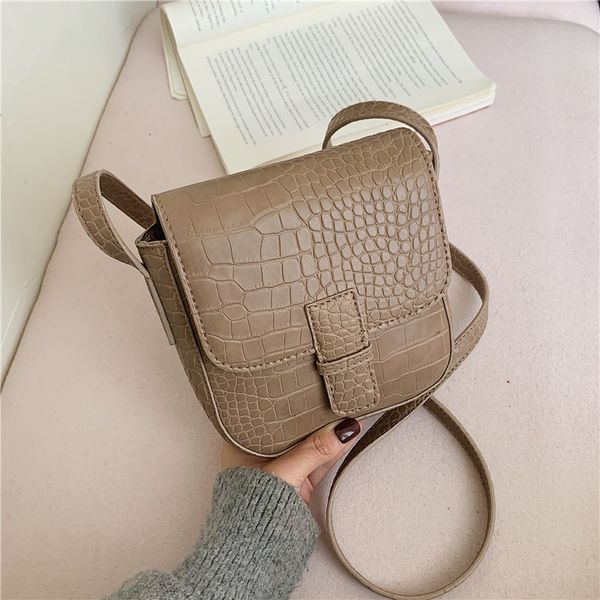 fashion korean version of casual women 2020 foreign style simple texture retro net red student messenger bag new
fashion korean version of casual women 2020 foreign style simple texture retro net red student messenger bag new