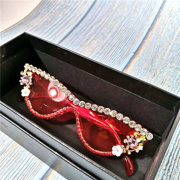 small frame cat sunglasses women brand designer luxury gradient diamond red sun glasses for ladies uv400 fml, White;black
small frame cat sunglasses women brand designer luxury gradient diamond red sun glasses for ladies uv400 fml, White;black