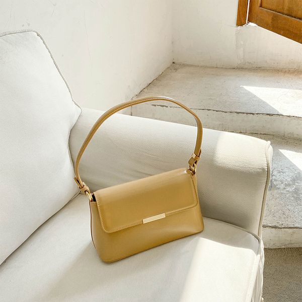 french stick underarm bag female leather messenger shoulder 2020 new western style small shoulder simple retro small square bag
french stick underarm bag female leather messenger shoulder 2020 new western style small shoulder simple retro small square bag
