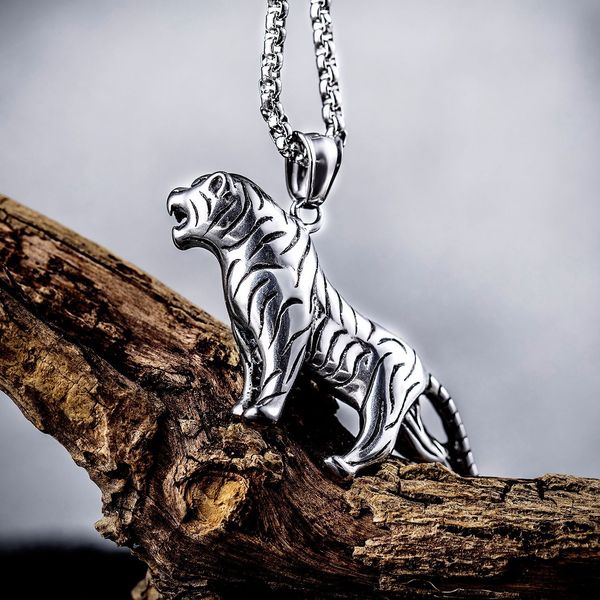 Fast selling Amazon hot selling European and American personality domineering tiger mens necklace trendy mens titanium steel pendant head or
Fast selling Amazon hot selling European and American personality domineering tiger mens necklace trendy mens titanium steel pendant head or