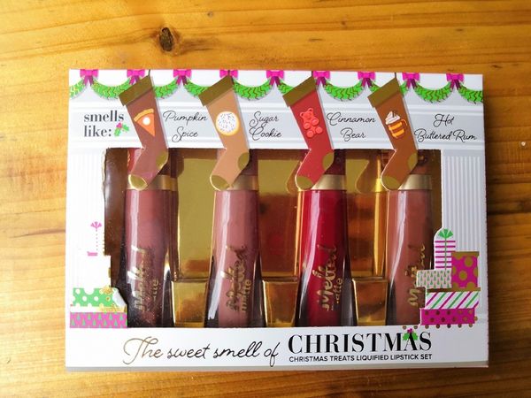 2018 рождественский макияж помады сладкий запах рождественских угощений сжиженной помады набор расплавленный матовый блеск для губ 4 цветов набор подарок 
2018 рождественский макияж помады сладкий запах рождественских угощений сжиженной помады набор расплавленный матовый блеск для губ 4 цветов набор подарок