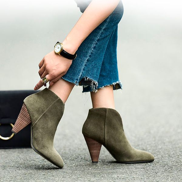 simple design wooden effect cone heel women's suede leather boots autumn pointy short boots, Black
simple design wooden effect cone heel women's suede leather boots autumn pointy short boots, Black