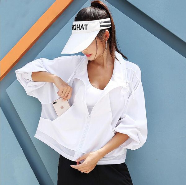 mesh fitting pure color loose sports jacket women's collar long sleeves fat version casual sportwear outdoor running fitness, Black;red 
mesh fitting pure color loose sports jacket women's collar long sleeves fat version casual sportwear outdoor running fitness, Black;red