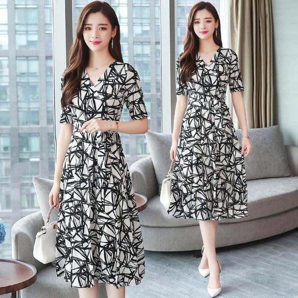 vintage summer chiffon boho dress 2019 plus size elegant women club midi dresses party pink korean v-neck casual beach vestidos, Black;gray
vintage summer chiffon boho dress 2019 plus size elegant women club midi dresses party pink korean v-neck casual beach vestidos, Black;gray