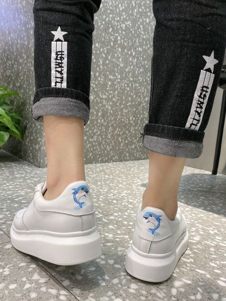 platform men and women shoes wild vintage luxury cartoon pattern leather small white shoes women casual sneakers 10, Black
platform men and women shoes wild vintage luxury cartoon pattern leather small white shoes women casual sneakers 10, Black