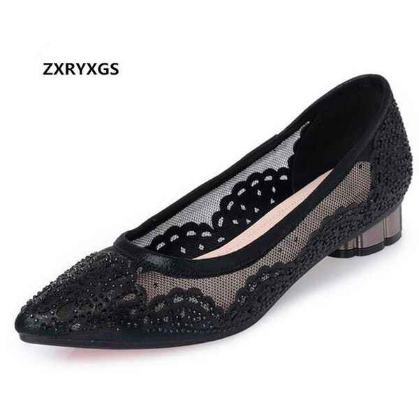 2018 new spring summer shallow mouth mesh women shoes sandals rhinestones pointed low-heeled banquet fashion sandals plus size, Black
2018 new spring summer shallow mouth mesh women shoes sandals rhinestones pointed low-heeled banquet fashion sandals plus size, Black