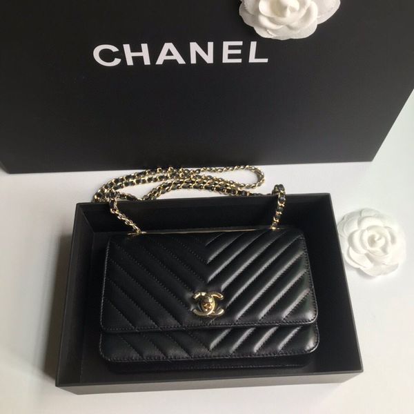 new women's one-shoulder bag 7a high-end custom quality diagonal cross bag fashion style gold metal accessories with long shoulder stra
new women's one-shoulder bag 7a high-end custom quality diagonal cross bag fashion style gold metal accessories with long shoulder stra
