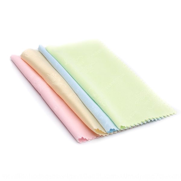 8 points a piece of microfiber cotton printed wiping glasses wiping cloth four colors 13*13 glasses cloth
8 points a piece of microfiber cotton printed wiping glasses wiping cloth four colors 13*13 glasses cloth